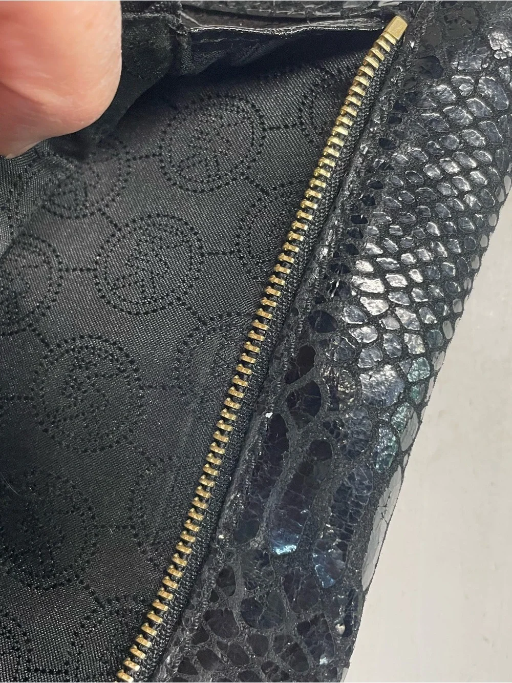 Michael Kors Black Snakeskin Embossed Wallet Clutch Zip Organizer Gold plaque